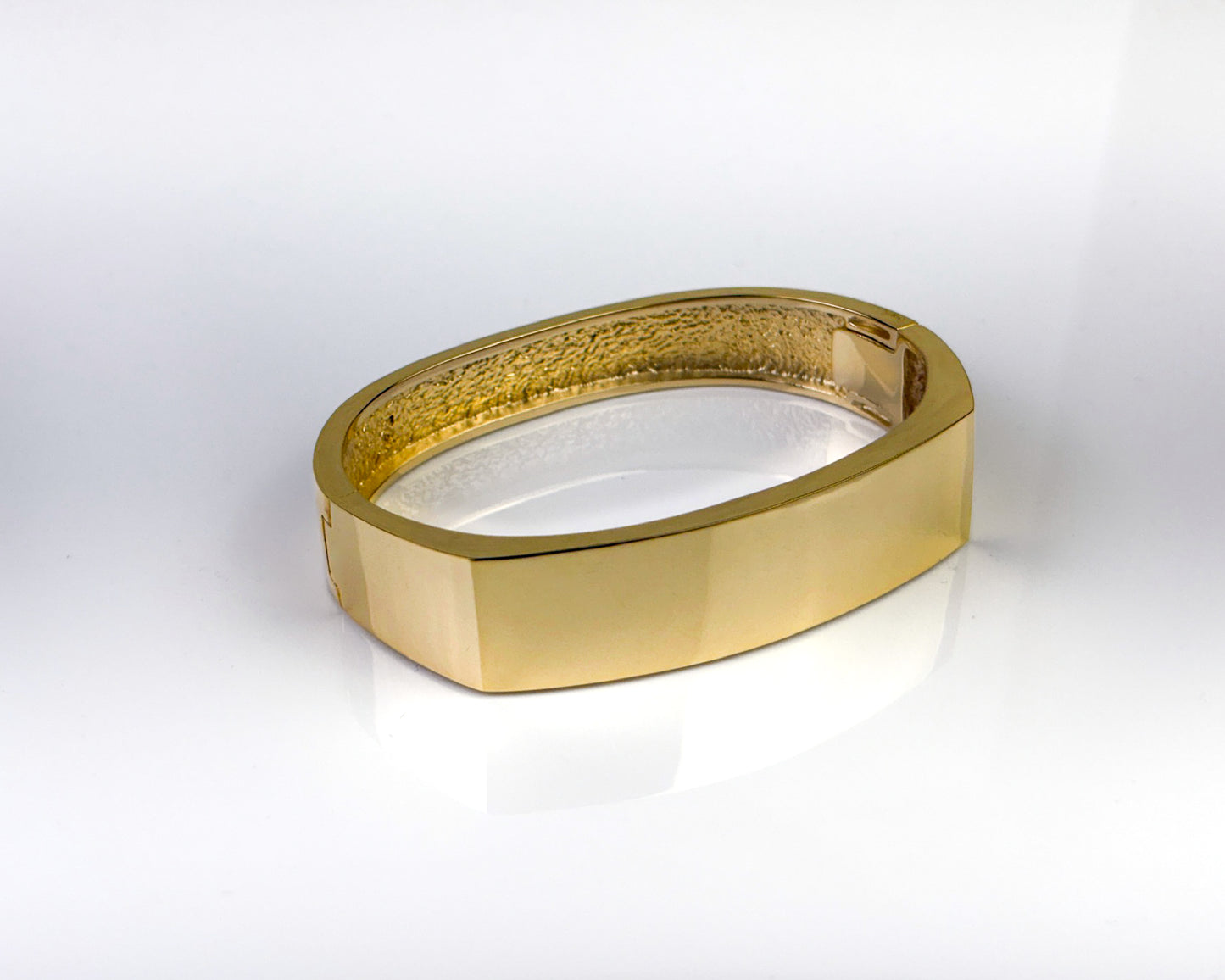 Jonc Sculpté en Or 18K | Or Massif, Prix au Poids, Fabriqué à Montréal